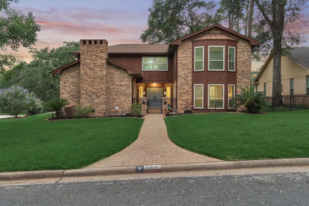 660 Hillcrest Drive, Huntsville