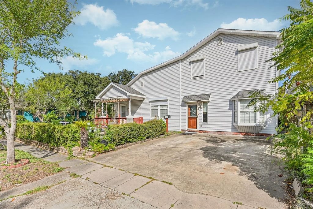 4928 Avenue P, Galveston