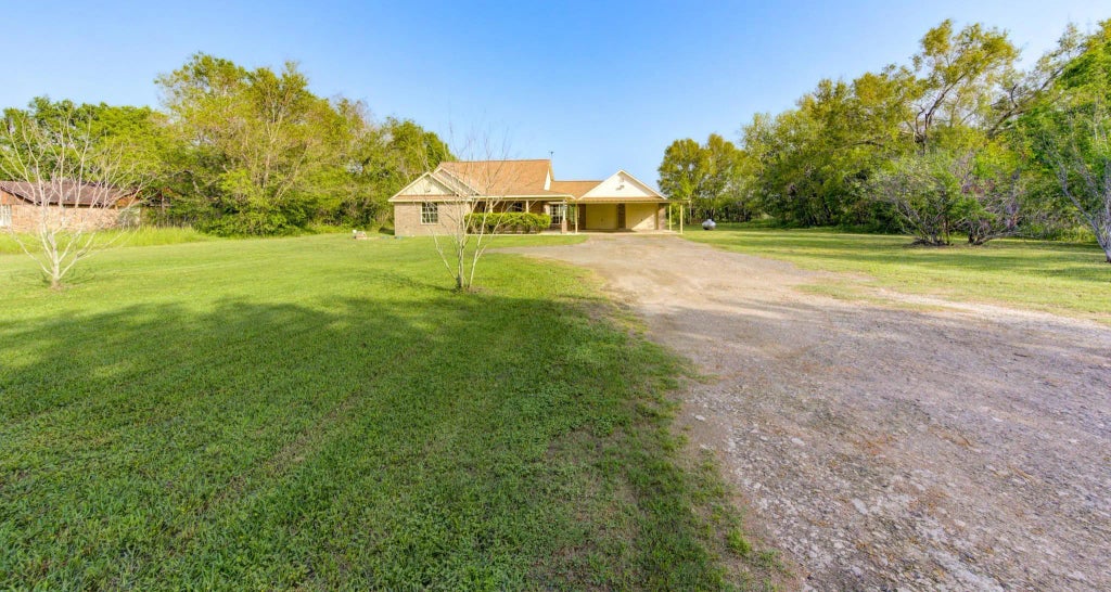 12415 Roesler Road, Needville