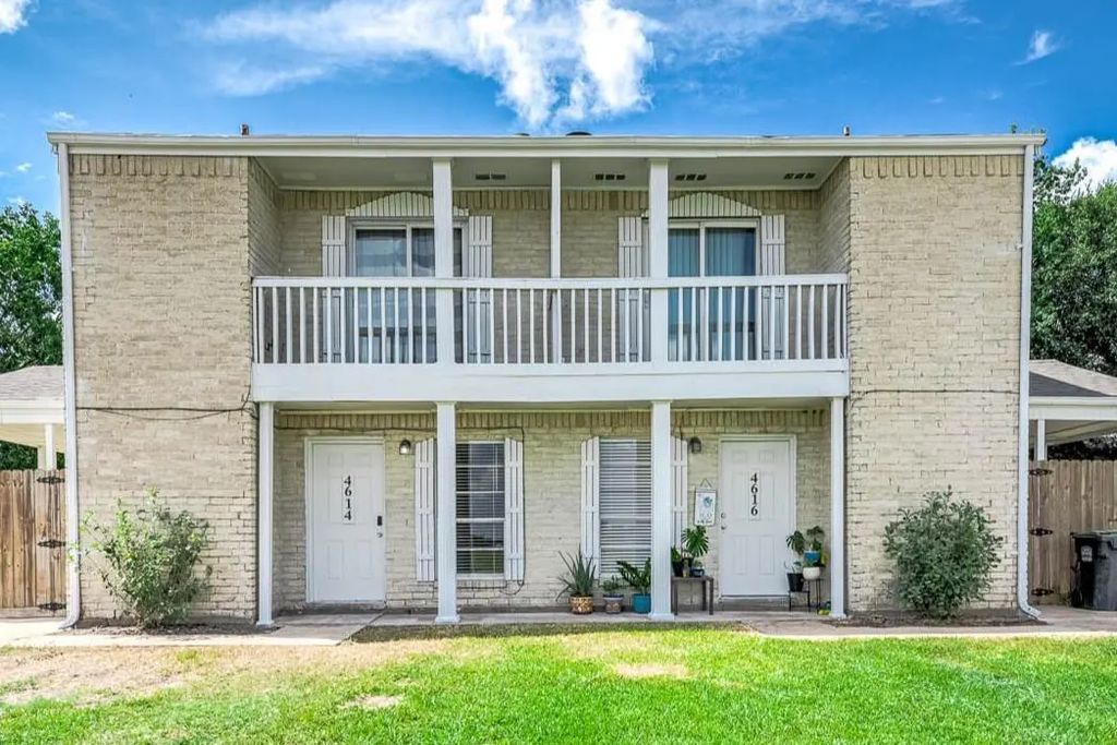 4614 & 4616 W Orange Street, Pearland