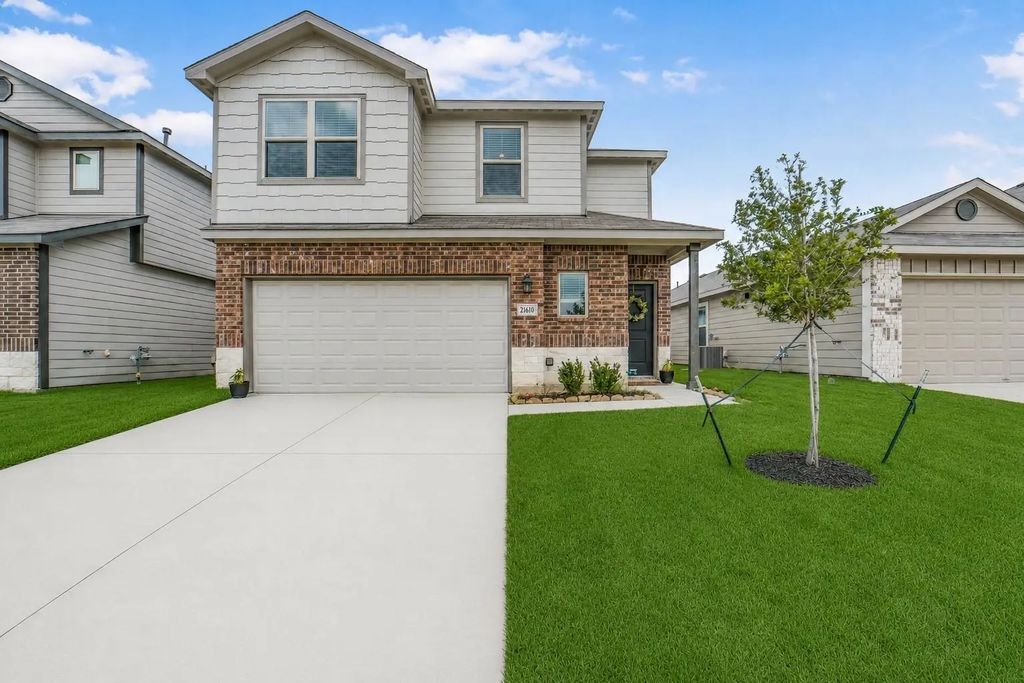 21610 Desert Lily Road, Waller