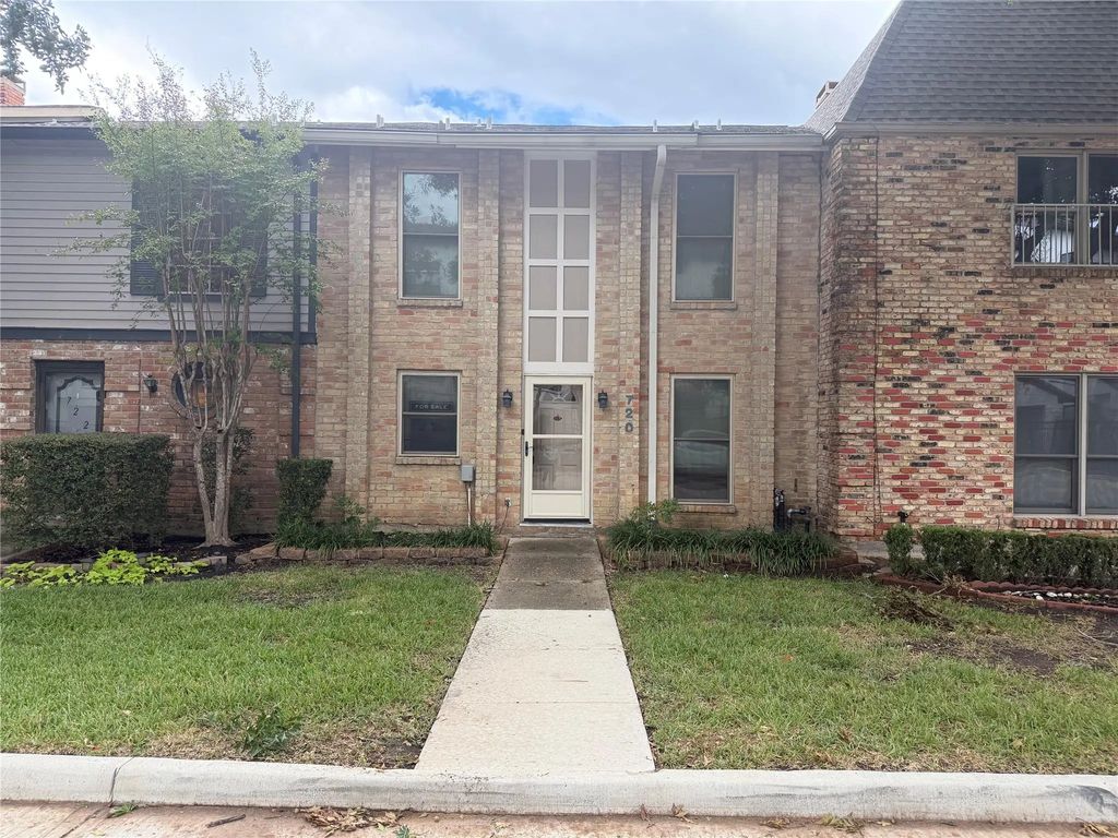 720 Thicket Lane, Houston