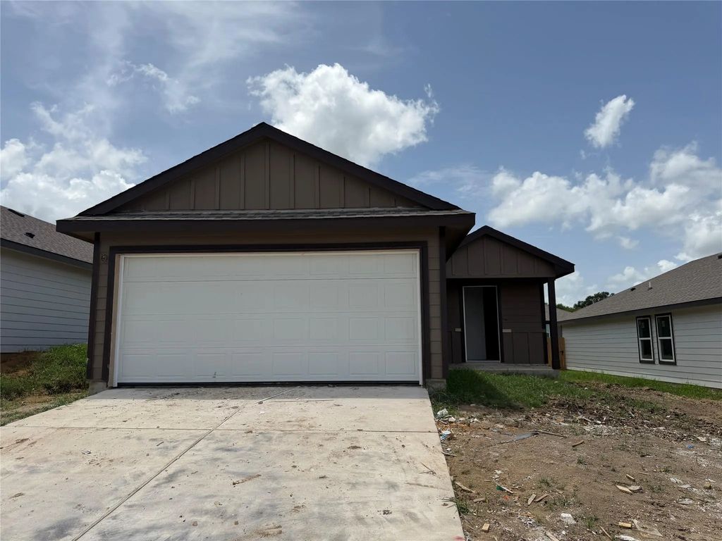 1237 Hickory Grove Street, Brenham