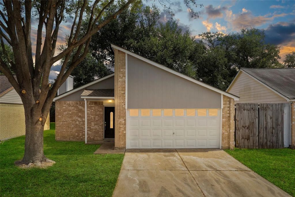 7606 Pepperbrook Drive, Houston