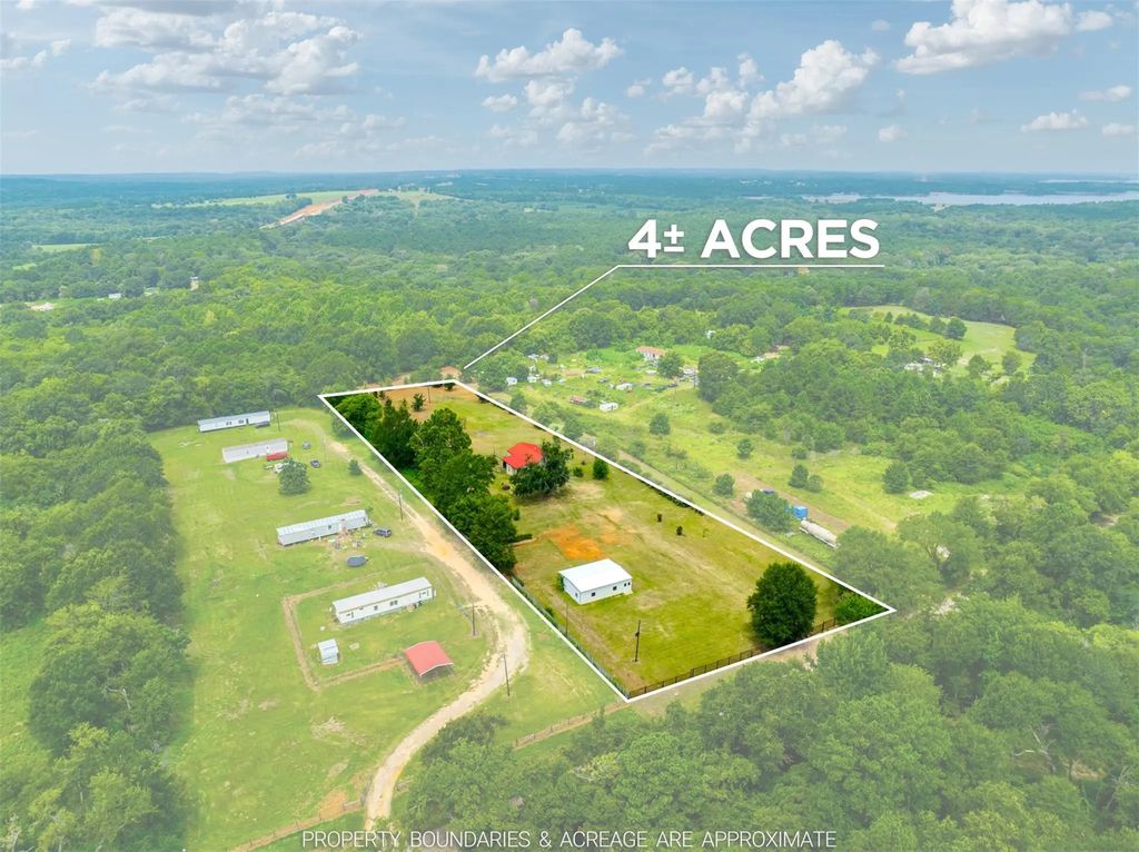 531 County Road 3501 Road, Cuney