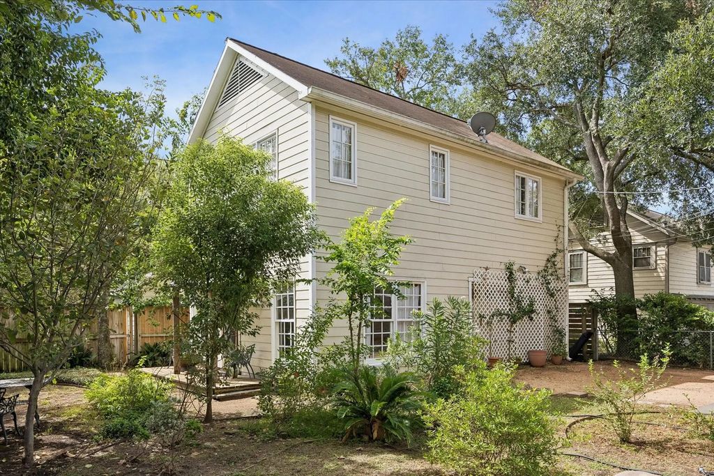 2333 Sunset Boulevard 1/2, Houston