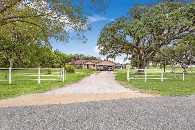 14443 Hatcherville Road, Baytown
