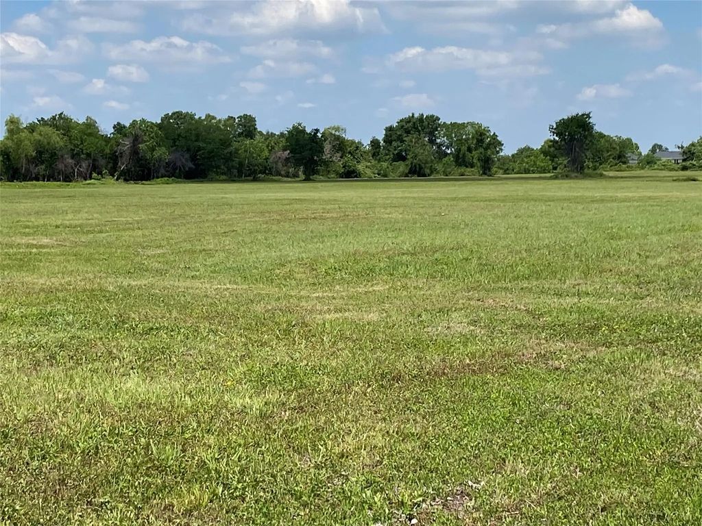 6115 S Highway 35, Alvin
