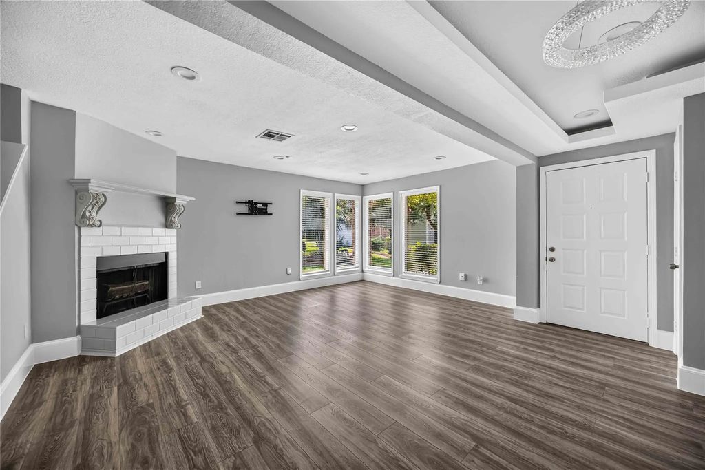 7866 Green Lawn Drive 7866, Houston