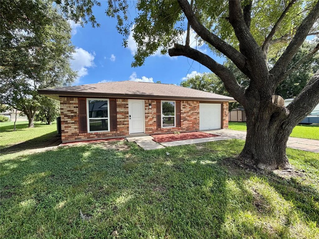 1412 N Avenue Q, Freeport