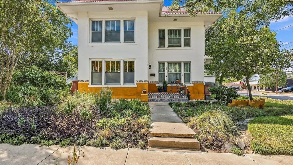 108 N Sterling Avenue, Bryan