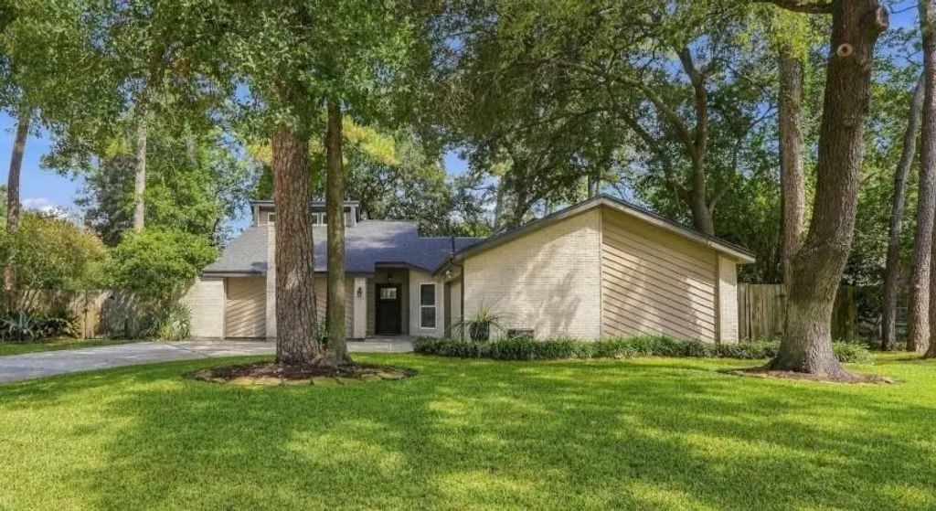 13418 Holston Hills Drive, Houston