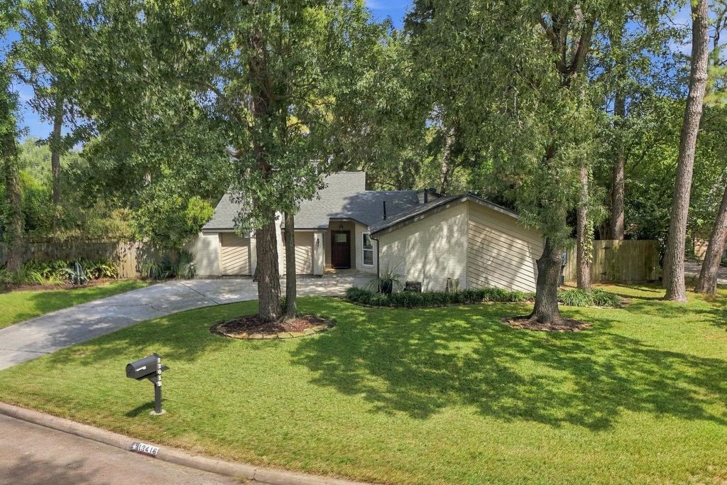 13418 Holston Hills Drive, Houston