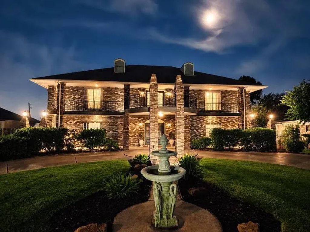 3005 Dow Circle, Deer Park