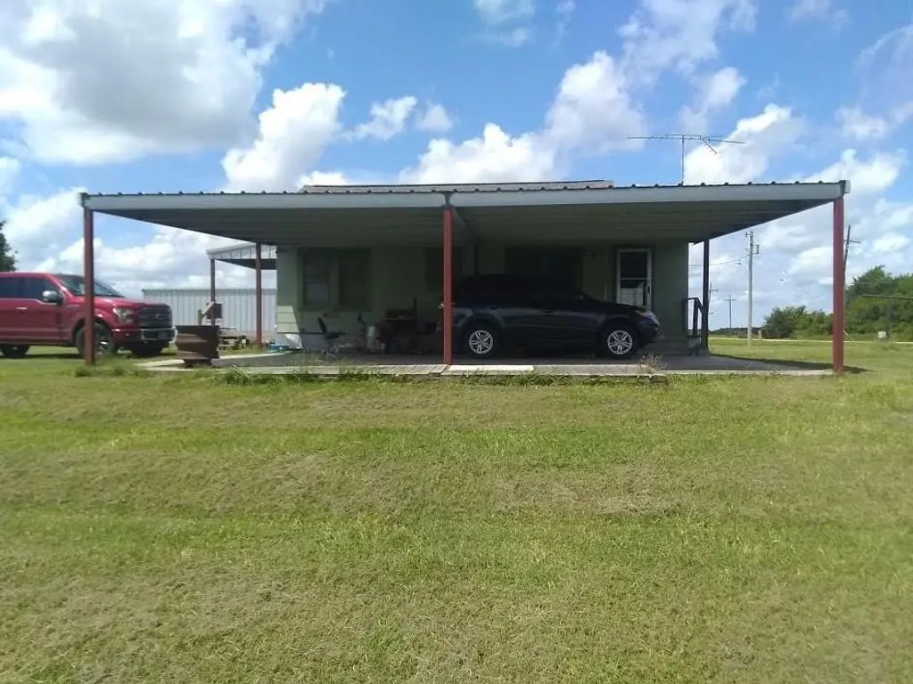 1146 County Road 444, El Campo