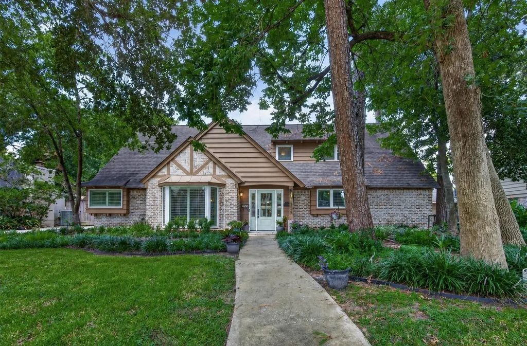 13506 Apple Tree Road, Houston
