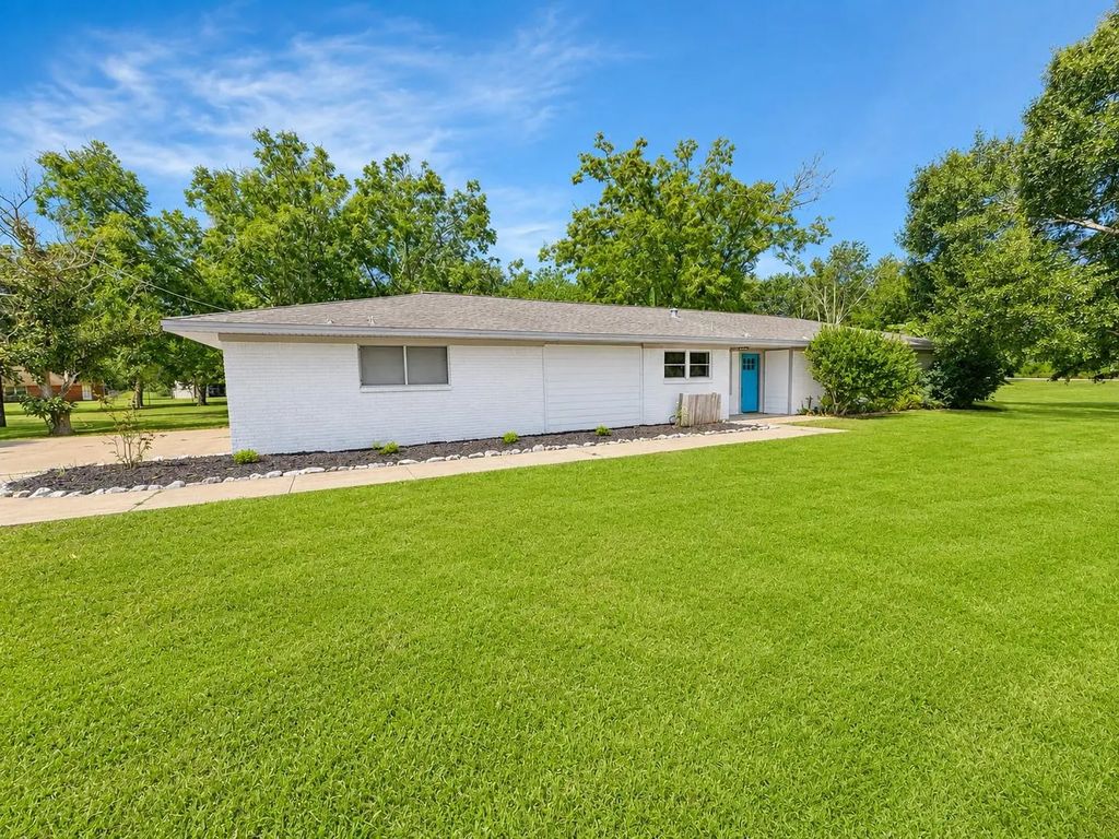 379 Hale Road, Bay City