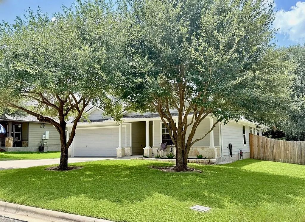1407 Summer Court, Brenham