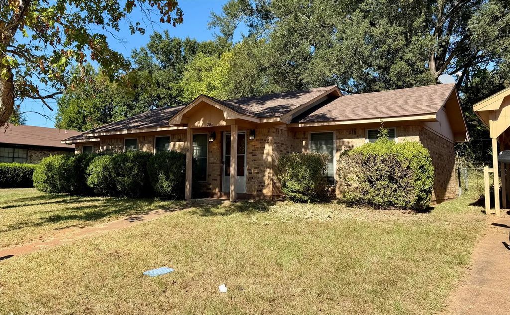 206 Valley Lane, Crockett
