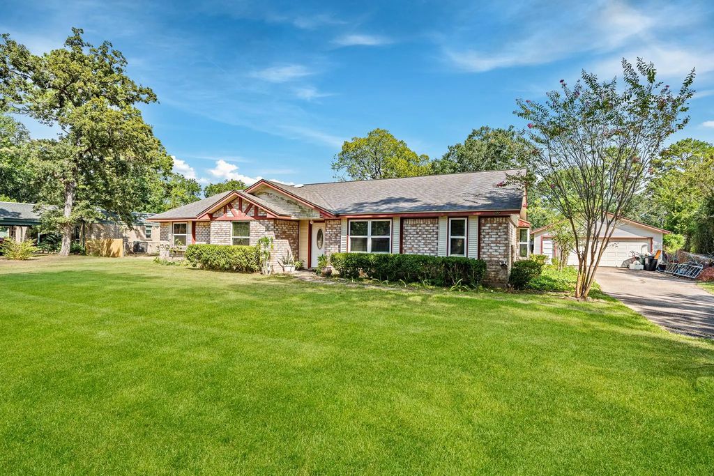 12715 Oakfield Drive, Cypress