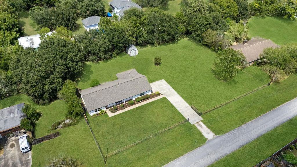 708 Orange Grove Street, League City
