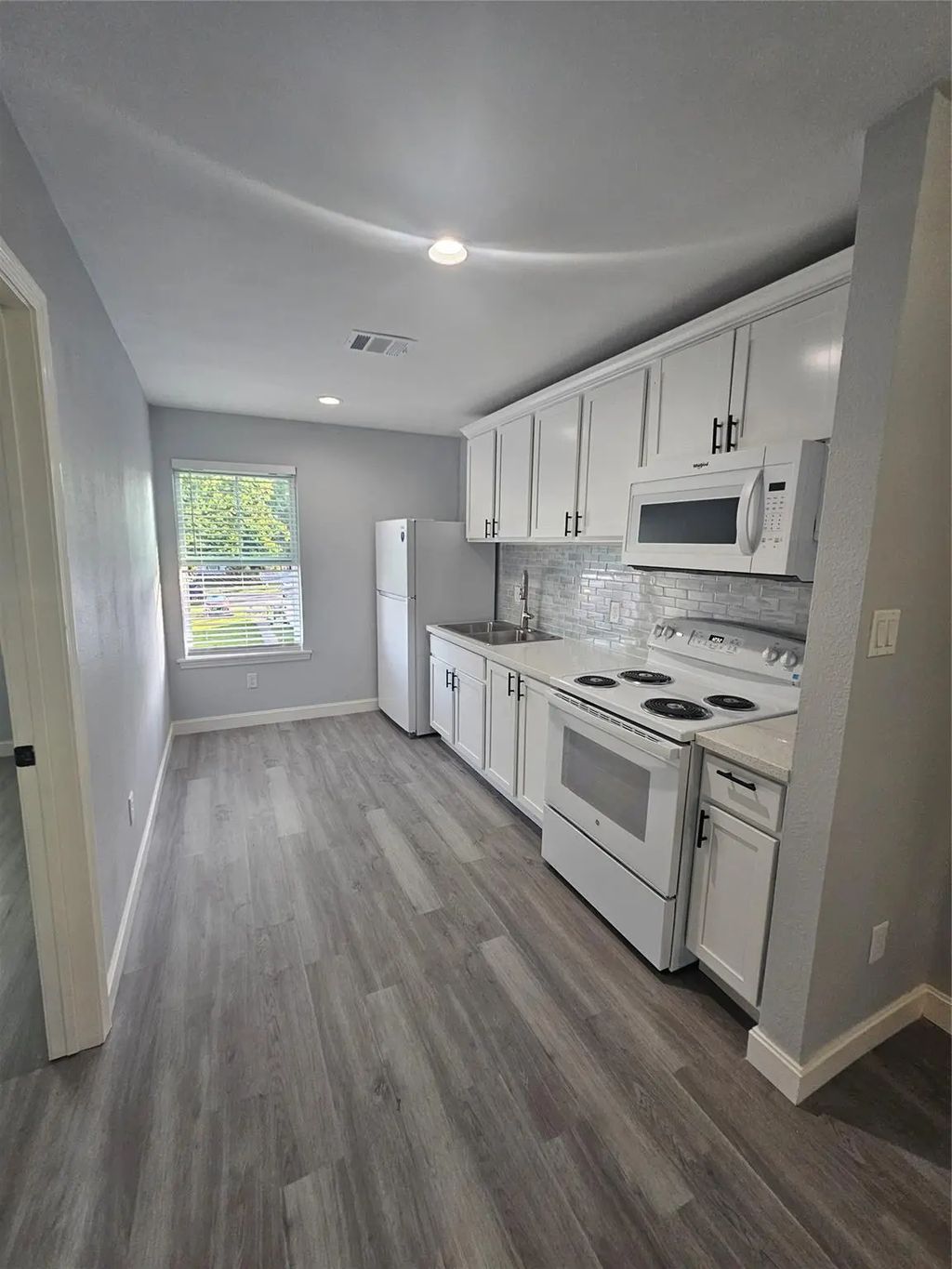 4724 4th           Units    B,c,d,e Street, Bacliff