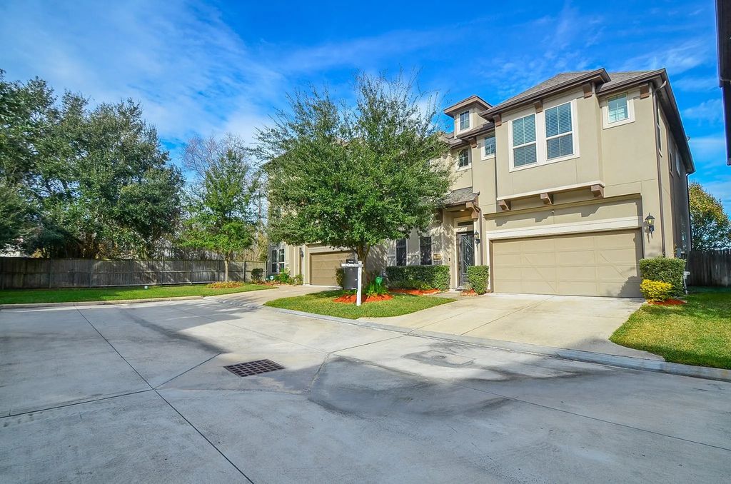 13216 Dartmoor Terrace Drive, Houston