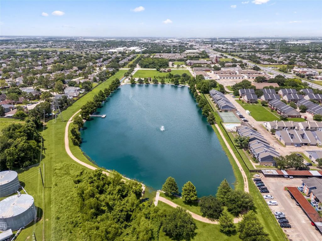 3813 Landmark Drive, Missouri City