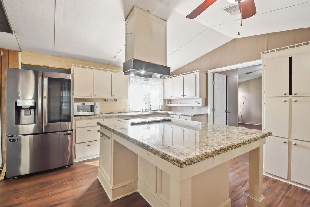 17317 E Greenleaf Lane, Conroe