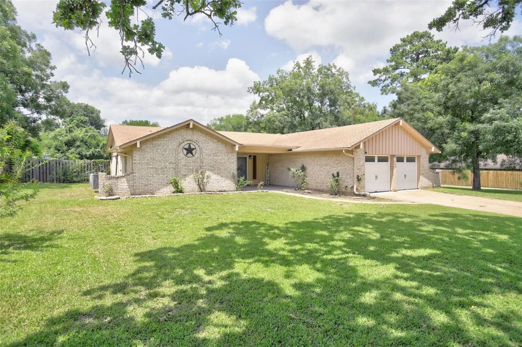 635 W Church St, Centerville