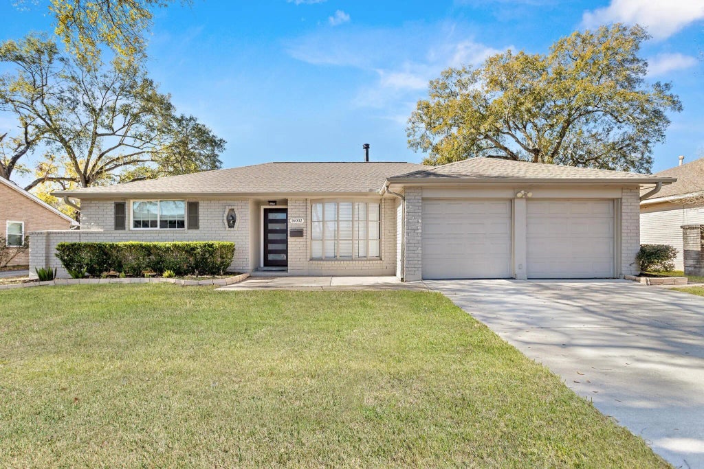 16002 Diana Lane, Houston
