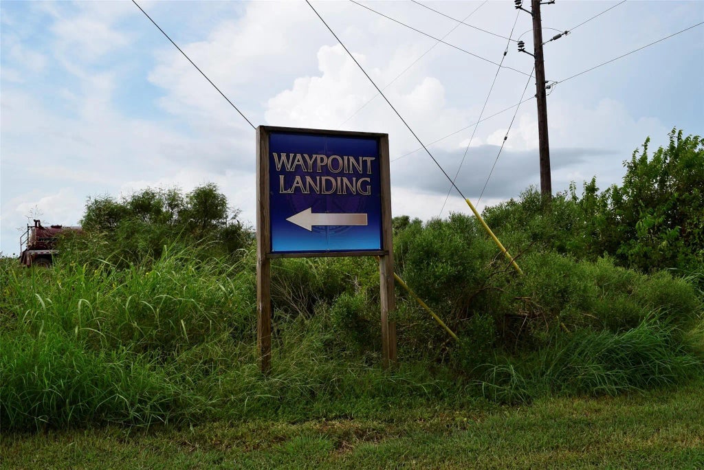 Waypoint Drive, Palacios