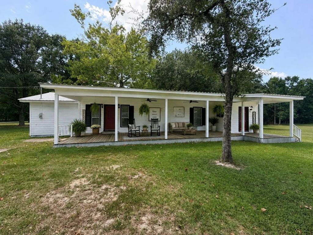 148 County Road 2100, Woodville