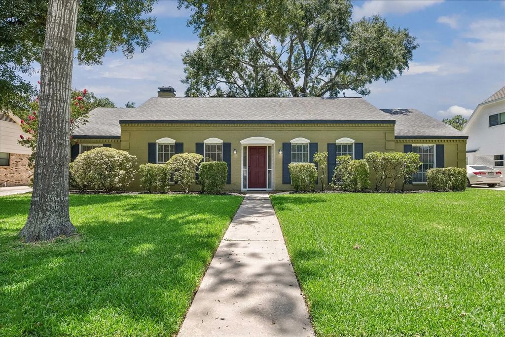 11423 Valley Spring Drive, Houston