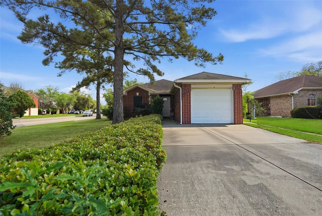 15258 Ferness Lane, Channelview