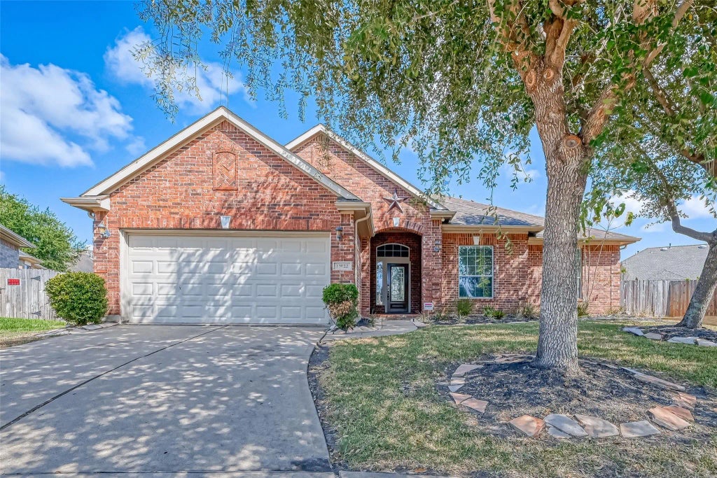 13922 Normandy Court, Sugar Land