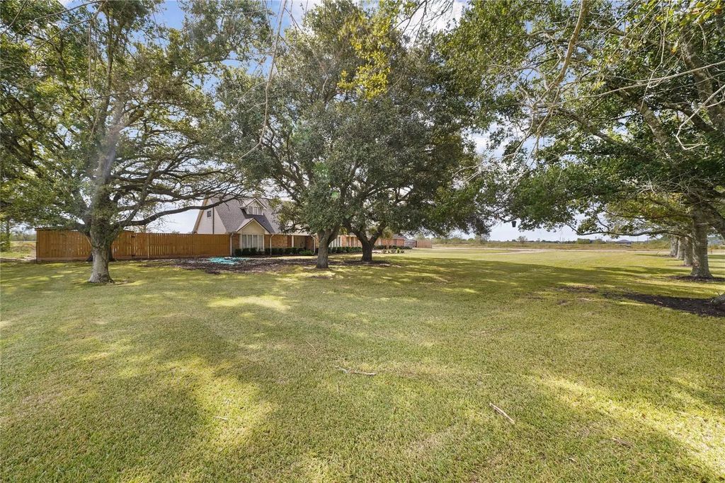 4410 County Road 63, Rosharon