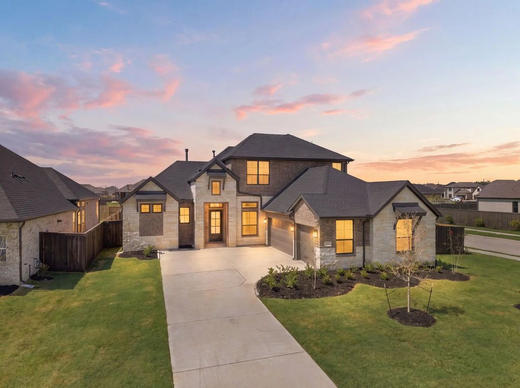 12055 Lake View Boulevard, Mont Belvieu