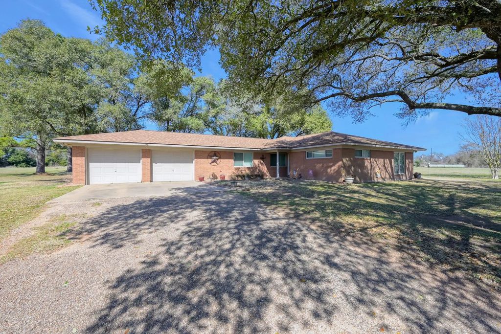 14826 Fm 1452 W, Normangee