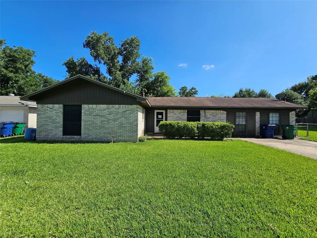 1216 Fair Drive, Angleton