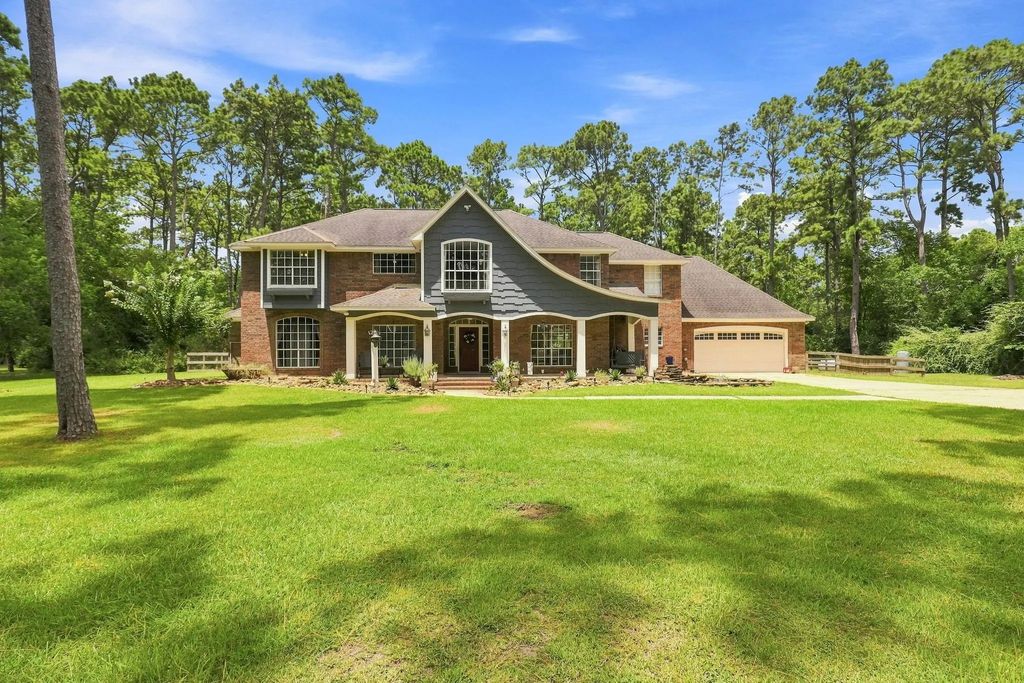 7210 Pine Drive, Alvin