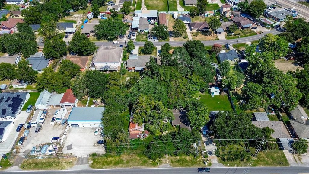 749 E Canino Road, Houston