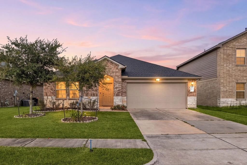 8007 Tamarind Lane, Baytown