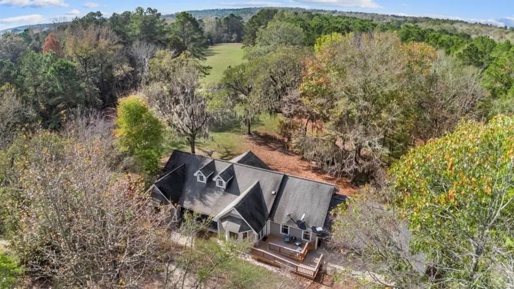 6910 Highway 147 N, Center