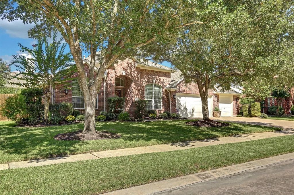 2911 Amber Hill Trail, Pearland