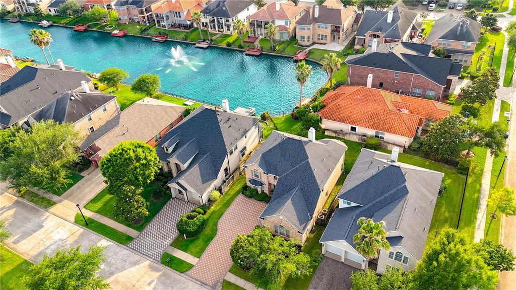 14206 Ayers Rock Road, Sugar Land