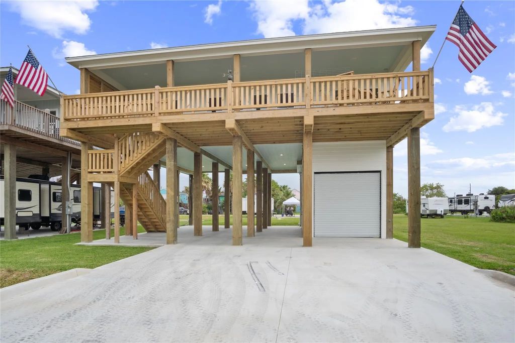 131 South Mae Cir S, Crystal Beach