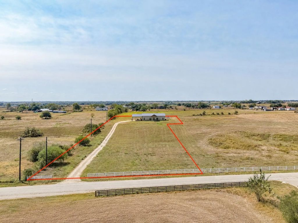 487 County Road 301, Shiner