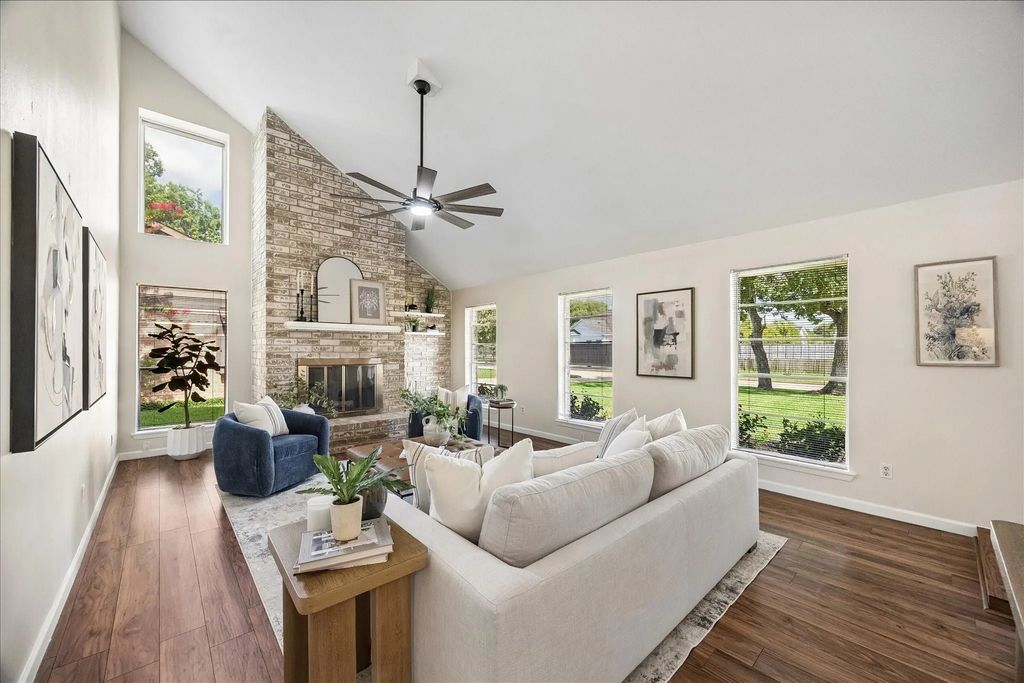 813 Lakeview Drive, Sugar Land
