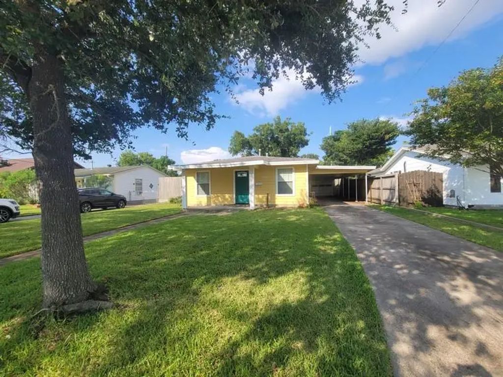 1523 Campbell, Galveston